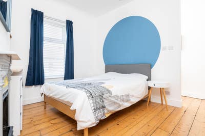 Double En-suite room with parking NR2 (20D-J) Main Photo