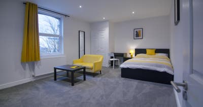 **New** Professional House Share Main Photo