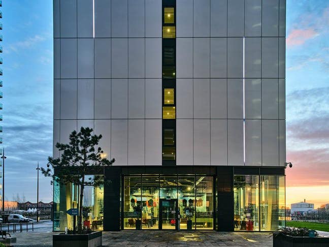Luxury Apartment water view media city Main Photo