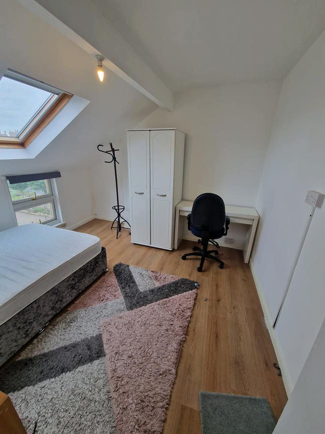 Large double room Main Photo