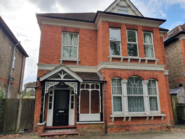 Double room in house share all bills incl. Main Photo