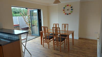 HUGE room, en-suite, very quiet, big house garden Main Photo