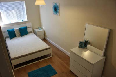 Newly furnsihed spacious double room Main Photo
