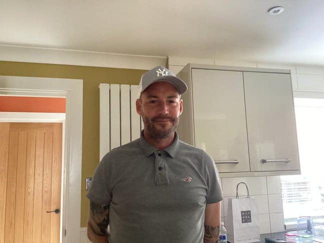 46 year old Male seeks a double room Main Photo