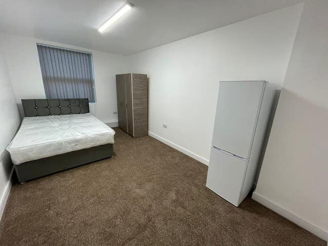 Luxury Rooms Available in PR1 5Dy (All Bills) Main Photo