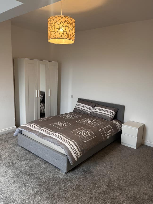 Modern clean flat share Heaton More! Main Photo