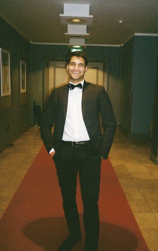 I am a professional male aged 25.. I am looki... Main Photo