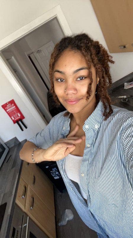 Friendly 22 year old Female looking for sharehome Main Photo