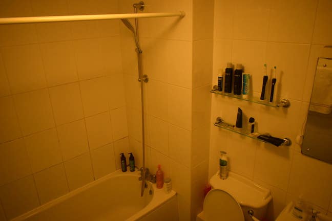 One double room in a 2 bed room flat Main Photo