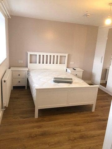 &pound;1200pcm modern Ensuite Room Bills included! Main Photo