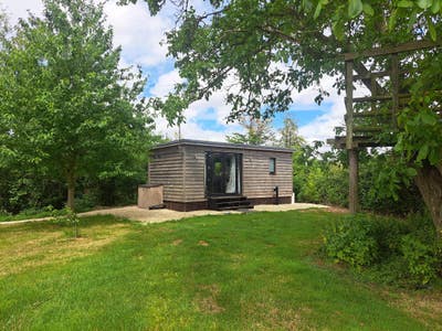 The Cabin* Main Photo