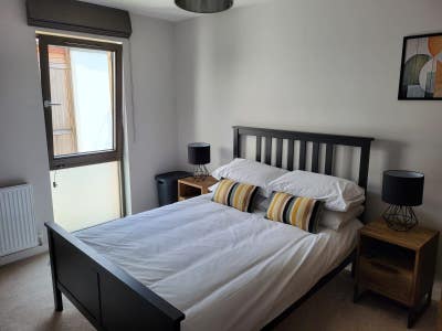 Double Bedroom in Wapping Wharf with Parking Main Photo