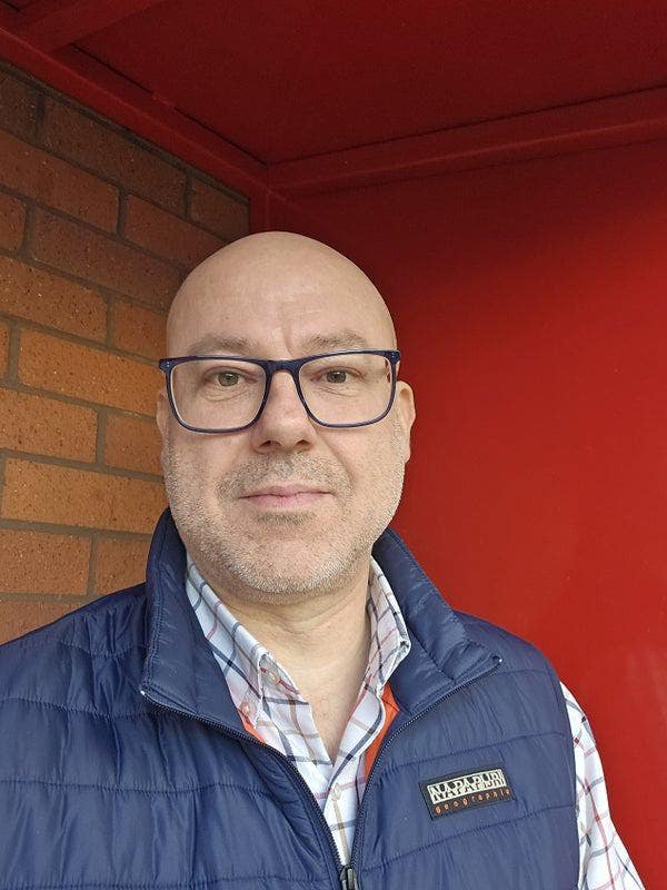 I am a professional male aged 49. I am lookin... Main Photo