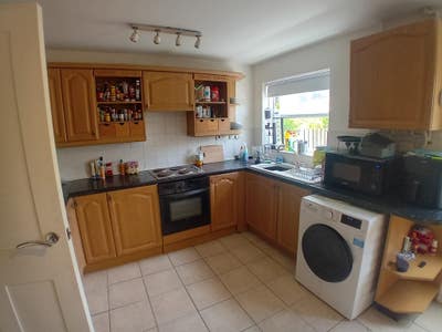Looking for new flatmate to live with 2 males . Main Photo