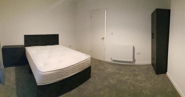 Newly refurbished home, fantastic transport links Main Photo