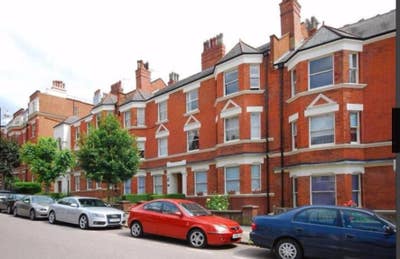 West Hampstead 3 bedroom mansion block apartment Main Photo