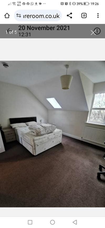 Large room to let in central  Buxton.  Main Photo