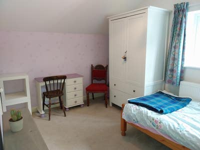 Single room with ensuite bathroom Main Photo