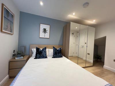 Top Spec Ensuite bedroom Main Photo