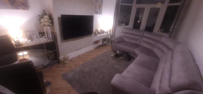 Large Double Bedroom Main Photo