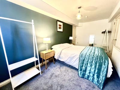 Eastbourne double room with separate bathroom Main Photo