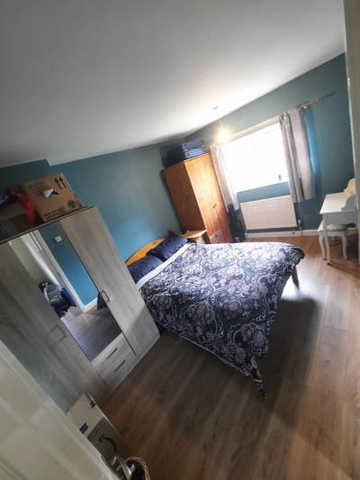 ✨️Double room In Spacious 3 Bedroom house✨️ Main Photo