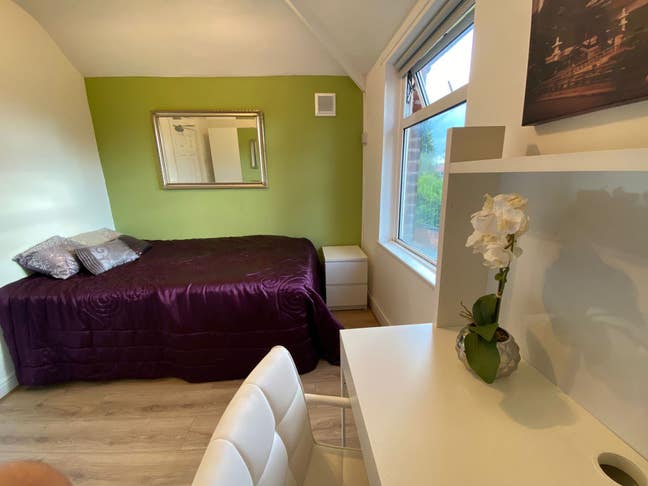 Double Room 6 bed Withington with garden Main Photo