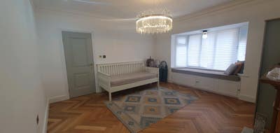Spacious room available in leafy Pinner area Main Photo
