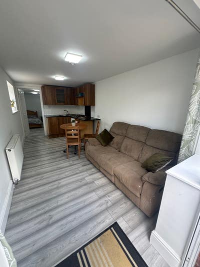 Large En-Suite Double Bedroom Apartment   Main Photo