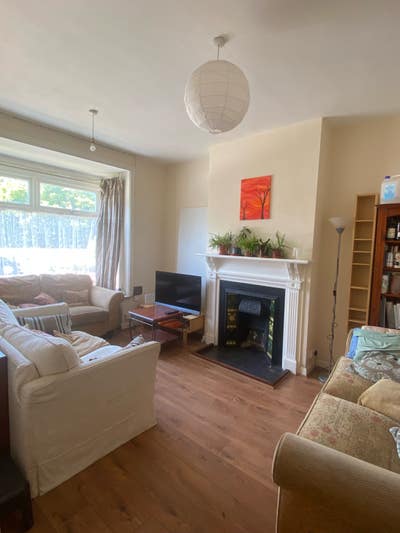 Medium-Sized Double Available in Friendly House Main Photo