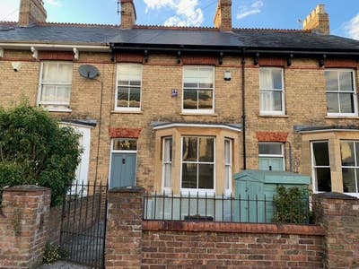 Small double room available  Main Photo