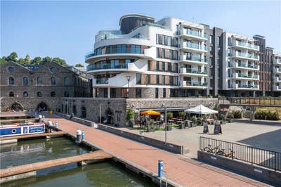 Luxurious Harbourside Flat En-Suite All Inclusive! Main Photo