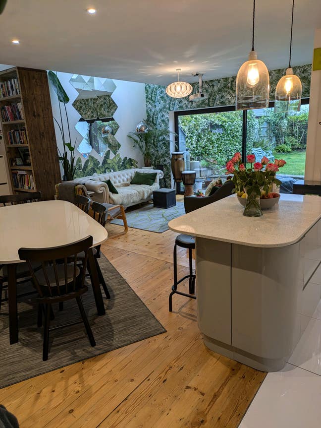 Large double room FREE parking  Main Photo