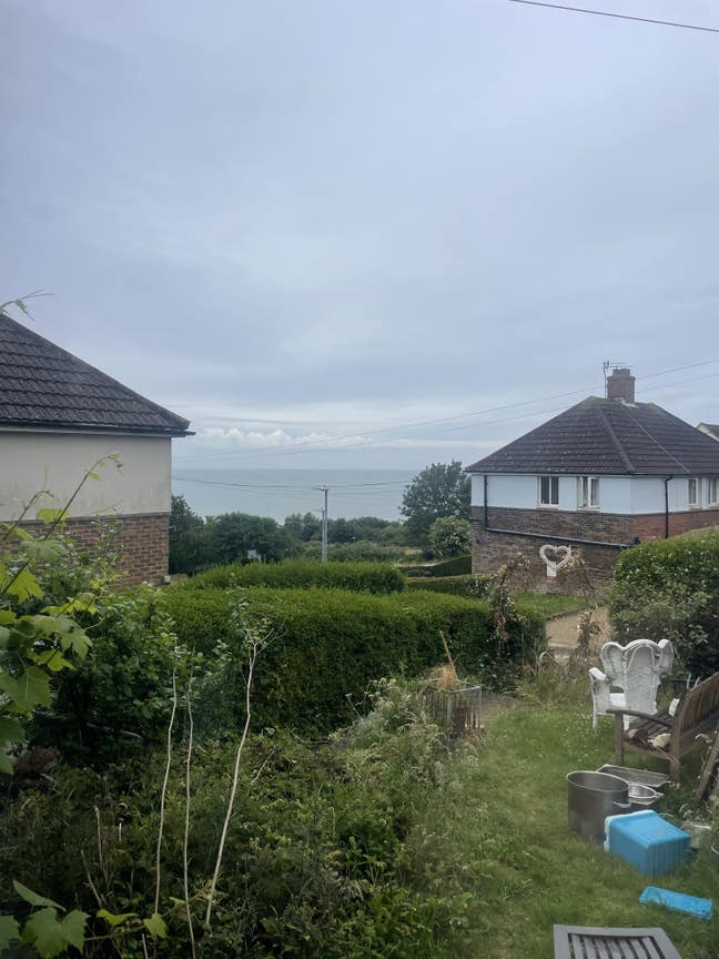 Room in Shared House with Seaviews  Main Photo