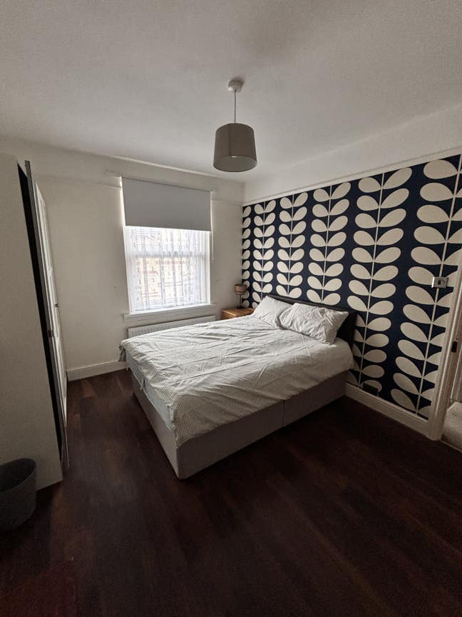 A double bedroom. Short walk to town centre Main Photo