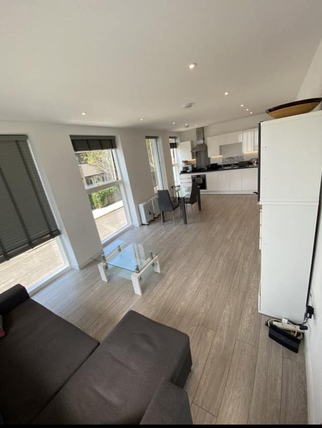 Spacious , Tidy double bedroom with En-suit Main Photo