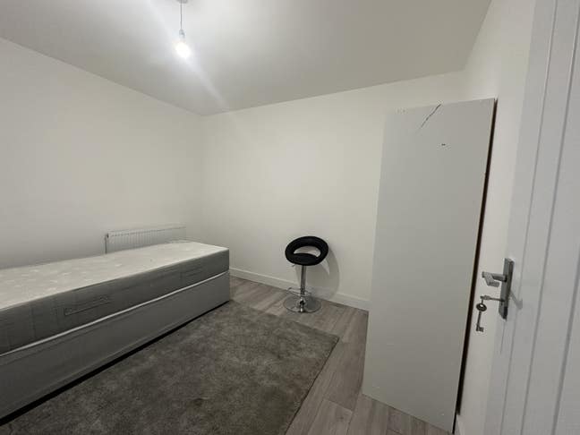 Double Room in newly renovated house. Main Photo