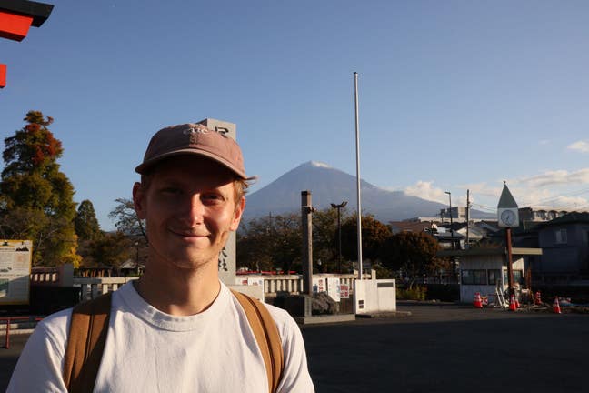 Professional looking for a change of living space Main Photo