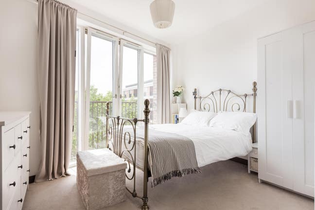 Bright double with own bathroom in Hackney Wick Main Photo