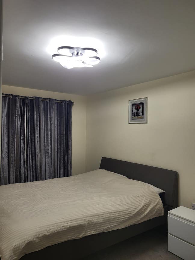 Large Room in New 4 Bedroom Detatched Property Main Photo