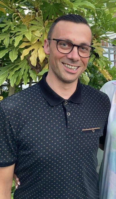 I am a professional male  aged 40 seeking a d... Main Photo