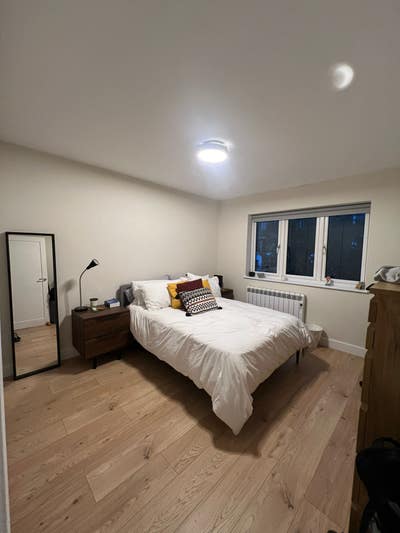Modern, double bedroom around Finsbury Park Main Photo