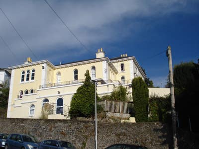 Huge room, parking, spacious property, luxury  Main Photo