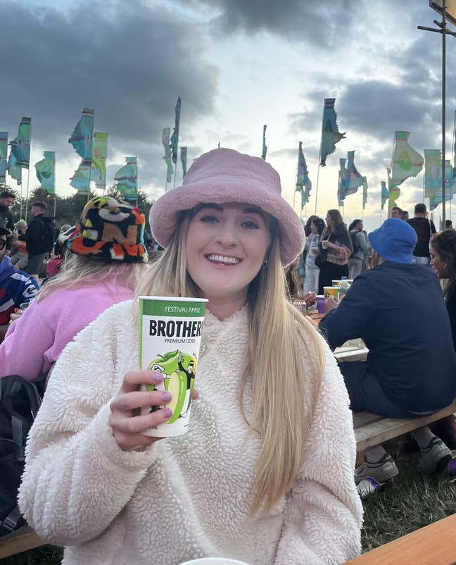 Looking for a room & nice housemates!  Main Photo