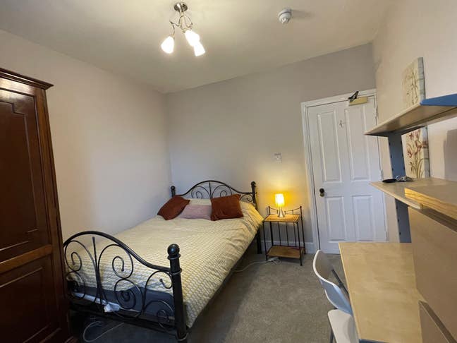 Super room for young professional Main Photo