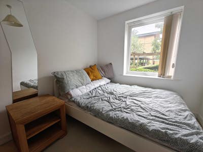 Bletchley Station Ensuite Double Room Main Photo