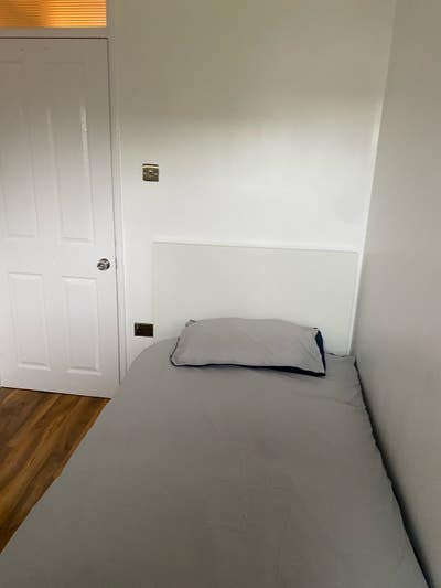 Single Room Main Photo