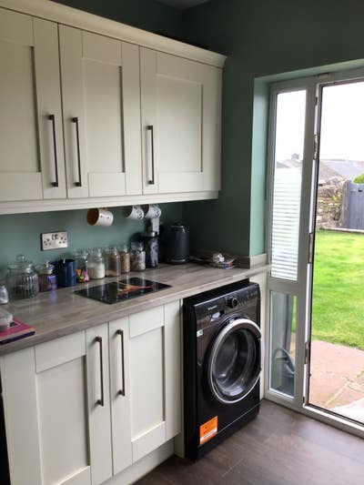 Two rooms in 3 bedroom house.  Quiet neigh. Main Photo