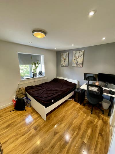 Double en-suite room near LHR large ensuite Main Photo