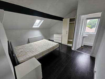 Double Rooms Meanwood, Bills inc, own bathroom Main Photo